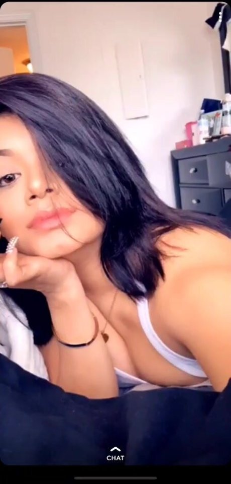 Daniela Chaverry joli modèle image