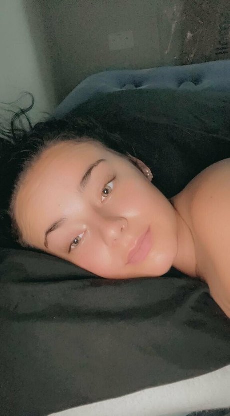 milf blonde aux courbes onlyfans art sexy archive