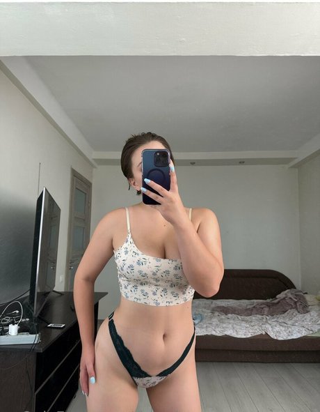 the cherry on the cake modèle nu photo