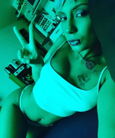 Nasu Grinder nus star du porno photo