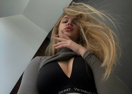 lolataylorfree haut étoile photo