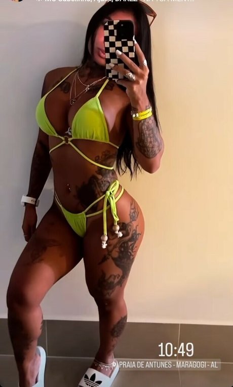 Aryadne Abranches modèle de haute qualité archive