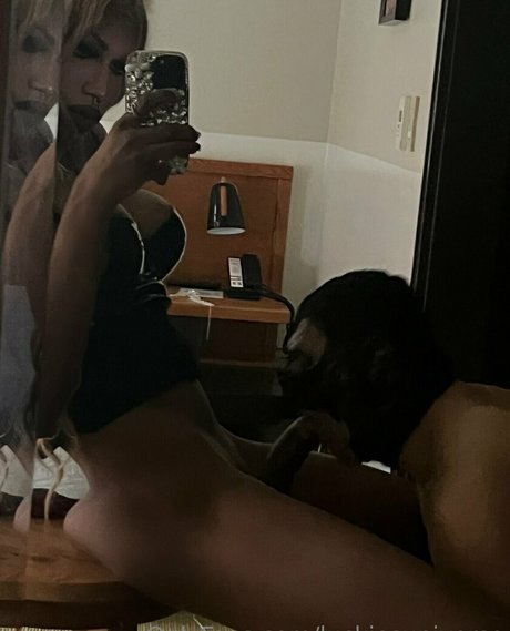 luckiesuniverse art star du porno images