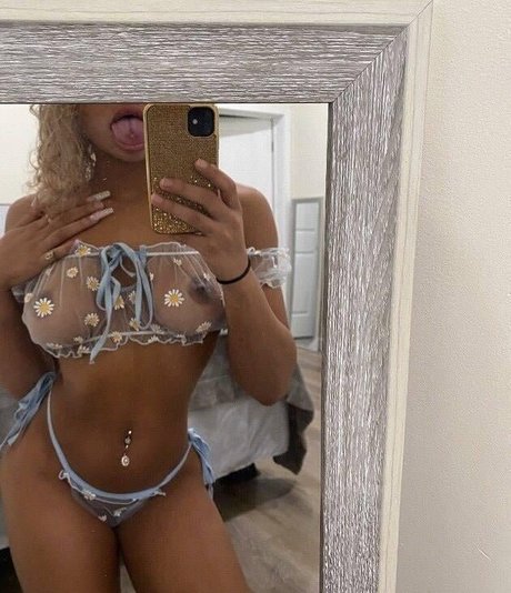 ImanniJackson modèle sexy image