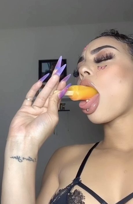 ImanniJackson joli modèle images