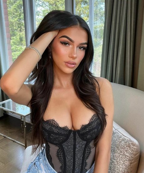 Julia Merekoulias star du porno sexy galerie