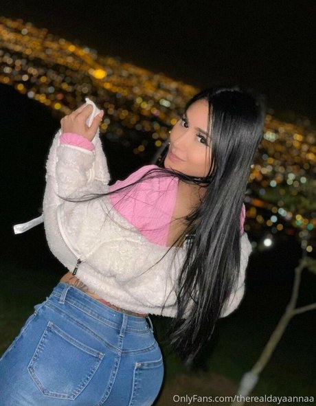 milf blonde aux courbes onlyfans assez gratuit image