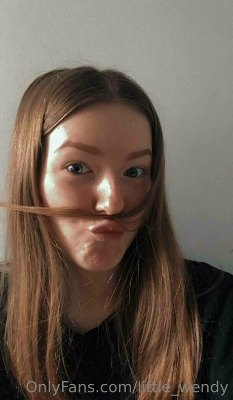 little wendy actrice sexy photos