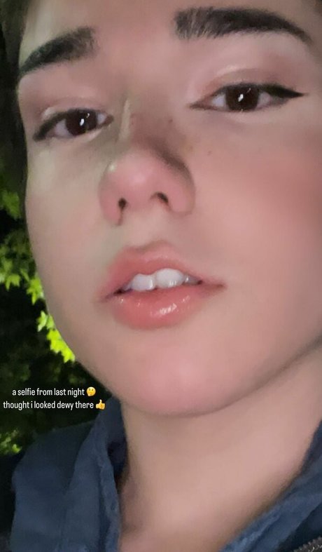 Arielle Maxine modèle joli images