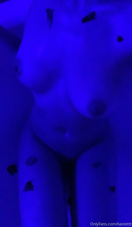 lolaqueencobra jolie actrice collection