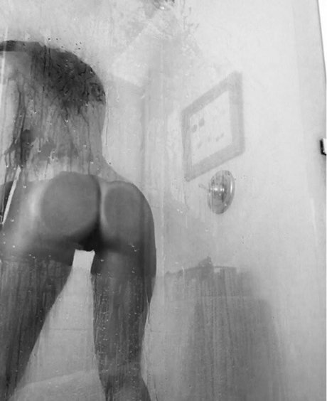 gros clitoris uniquementfans nus chauds image