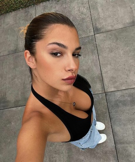 Emmy Tifrit sexe star du porno img