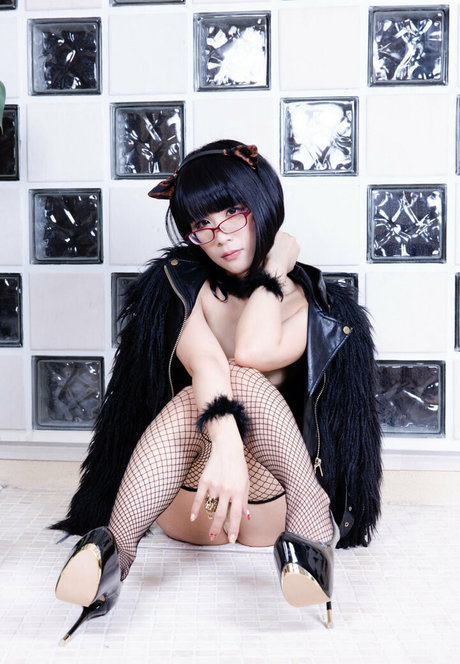 Eri Kitami star pornographique des photos