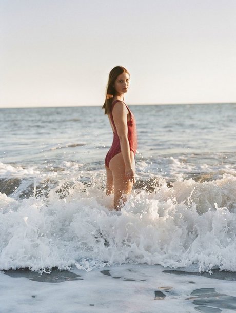 Bonnie Wright star pornographique image