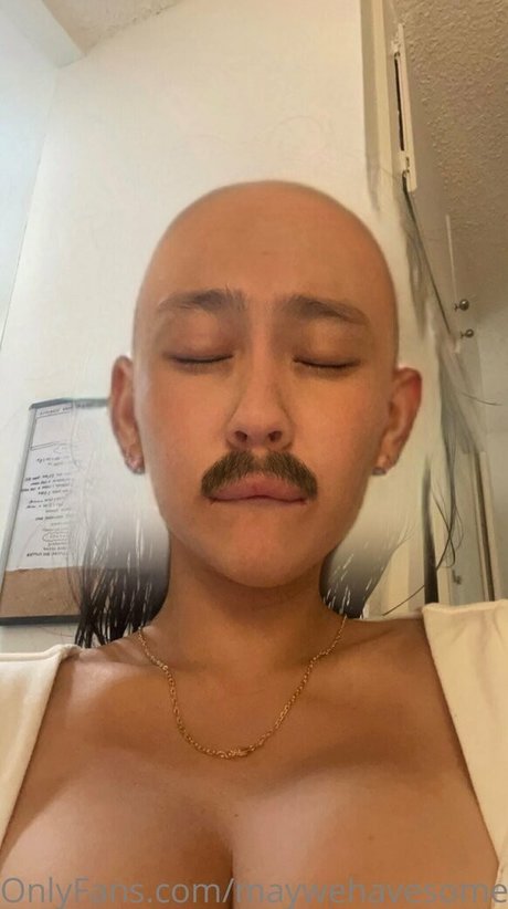 chaton potelé uniquementfans érotique sympa photo