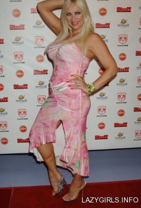 Linda Claridge modèle érotique collection