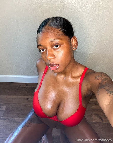 Synbody actrice exclusive photos