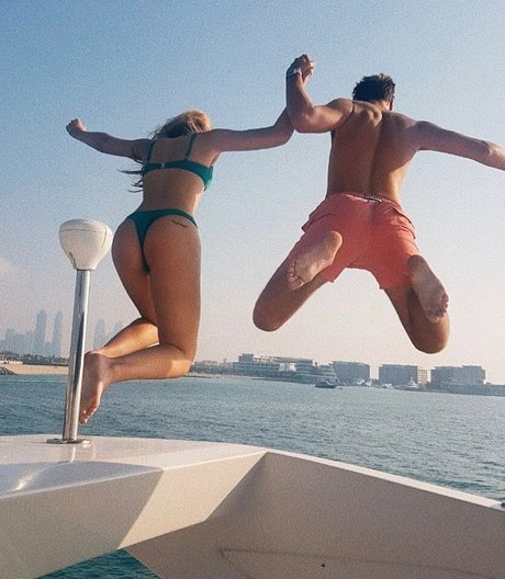 Demi Rawling modèles nus img