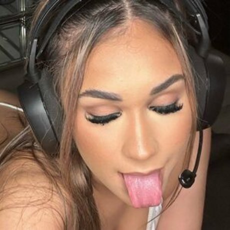 Ikingm actrice exclusive galerie