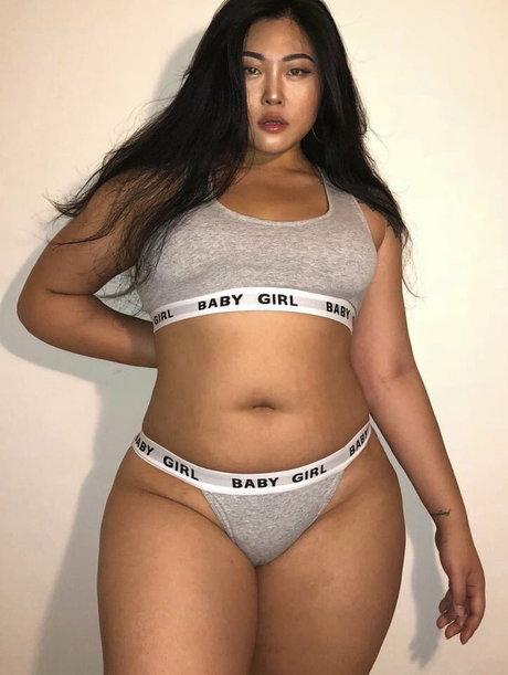 Jin Baek star érotique img