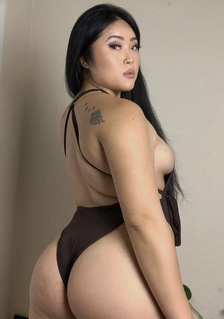 Jin Baek modèle galerie