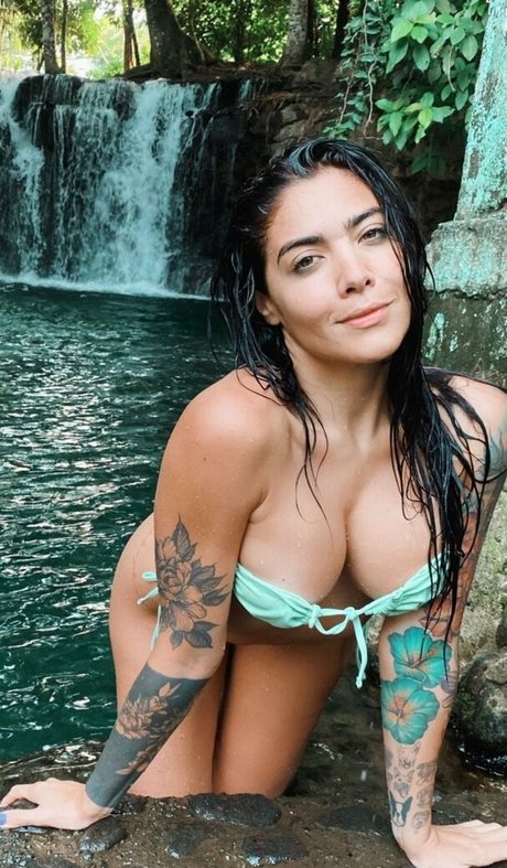 Erika Fernandez étoile magnifique galeries