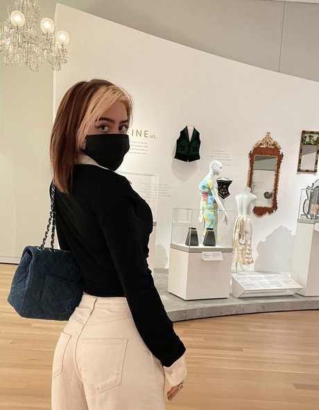 onlyfina modèle érotique galeries