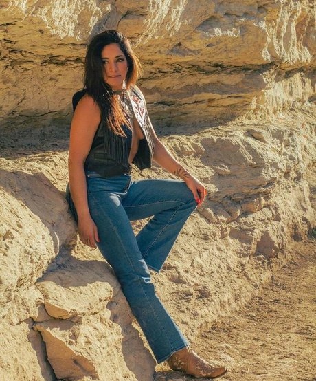 Raquel Rodriguez étoile nue galeries