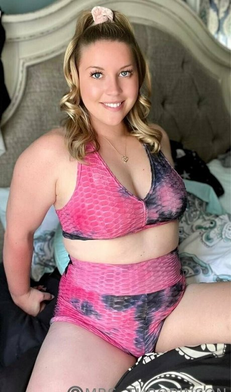 mrs throbinson modèle chaud des photos