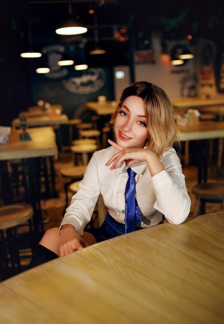 Sugoi Kate actrice hd photos