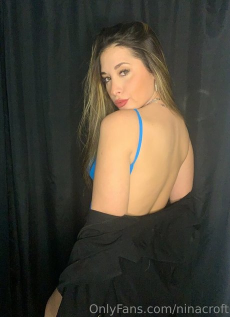 ninacroft modèle joli des photos