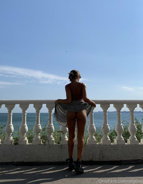 Baby Yona star du porno sexy galerie