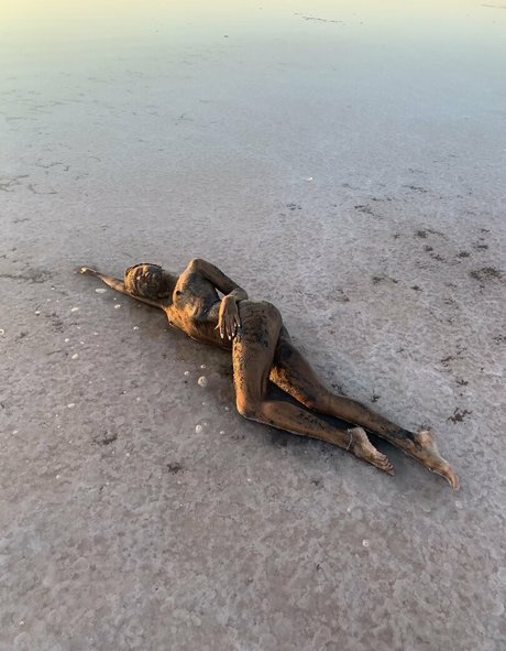 Baby Yona modèle sympa photos