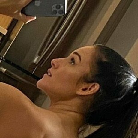 Shelby Robins modèle parfait des photos