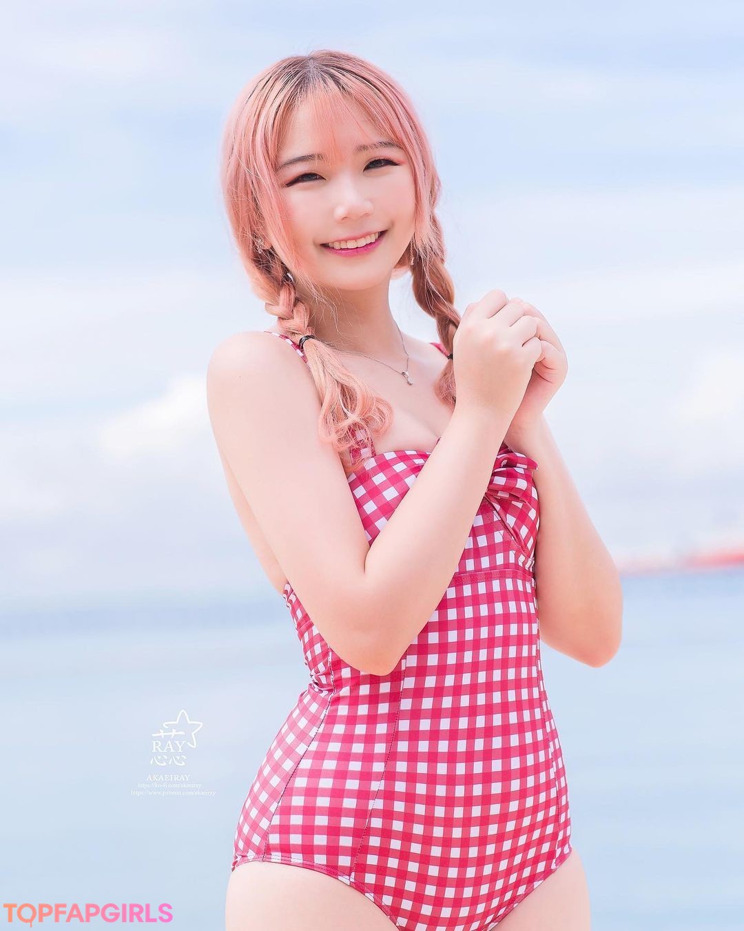 Akaei Ray star exclusive galerie