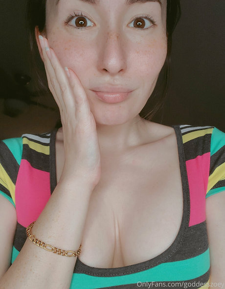 GoddessZoey mannequin des photos