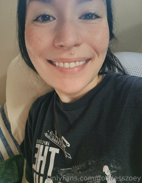 GoddessZoey star du porno adulte photos