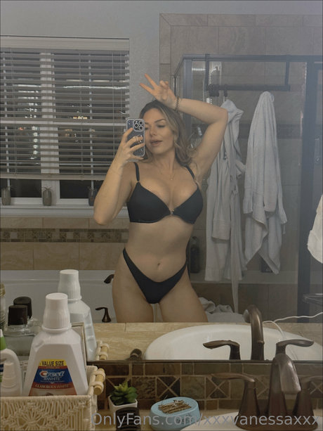 Essa V star du porno chaude photo