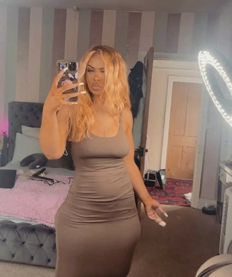 Esmee Dream actrice pornographique galeries