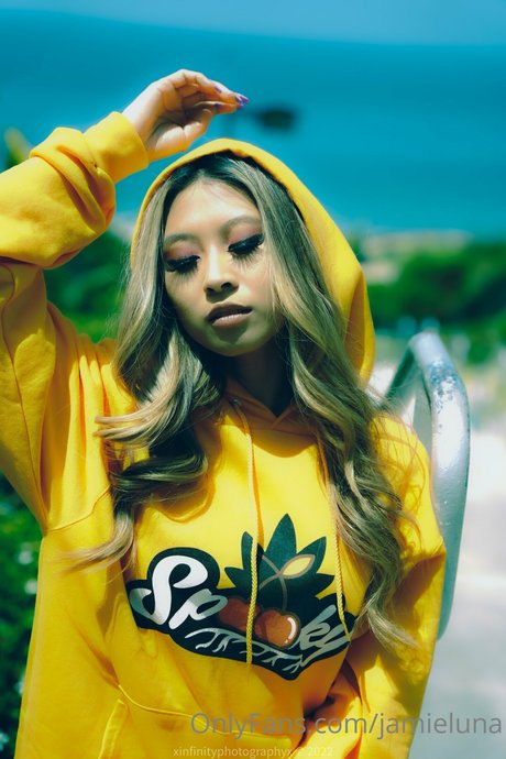 Adventuresof RxB actrice artistique galeries