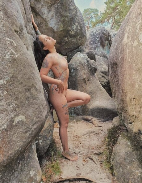 Prunette modèle de haute qualité collection