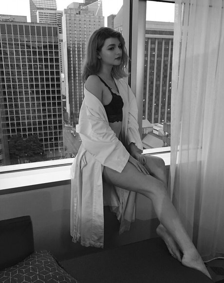 Aelarose modèle de haute qualité des photos