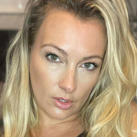 Miss Juicy Lucy art de star du porno galerie