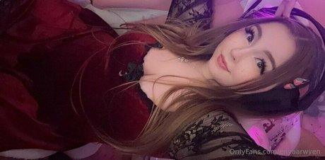 Enyaarwyen modèle sexy archive