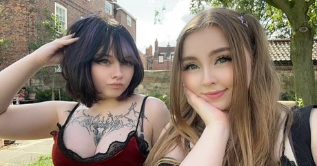 Enyaarwyen modèle de haute qualité photos