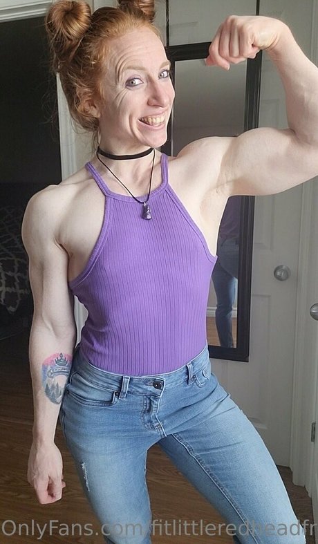 fitlittleredheadfree joli modèle des photos