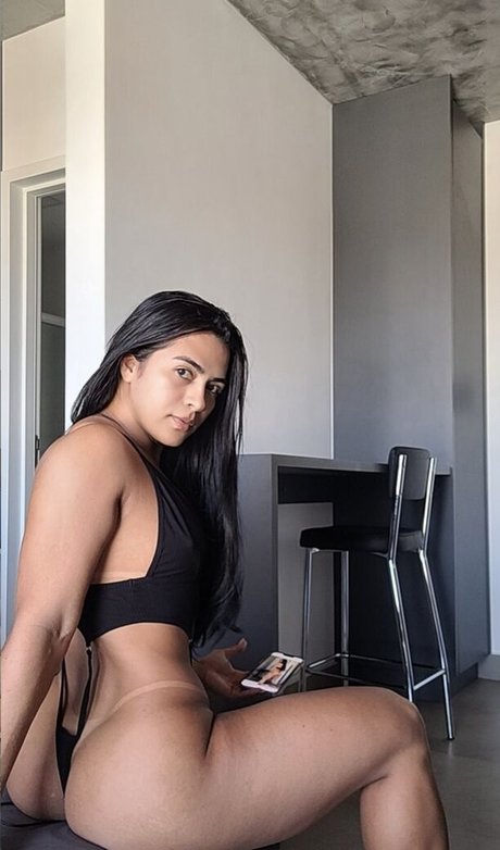 Karen Priscilla étoile adulte archive