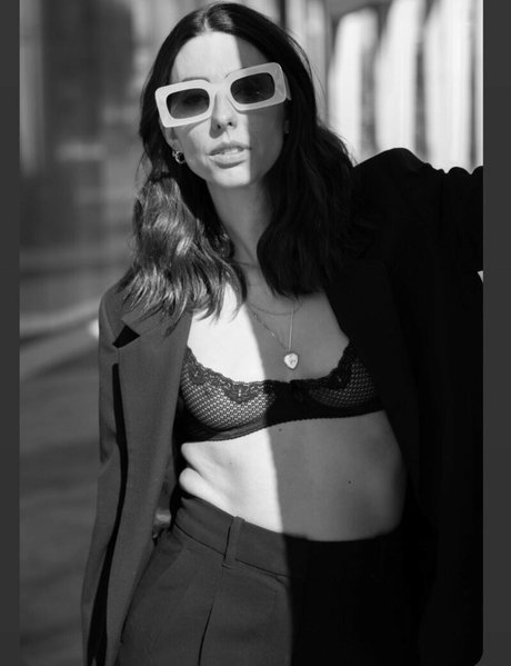 Jade Catta Preta mannequin photo