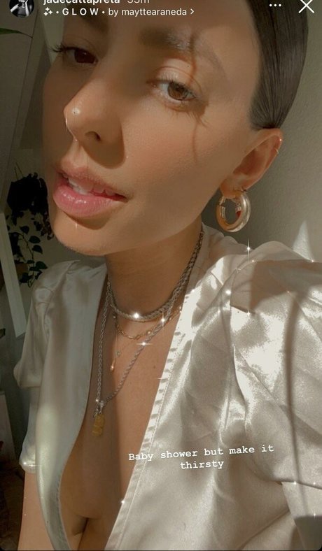 Jade Catta Preta star du porno gratuite des photos