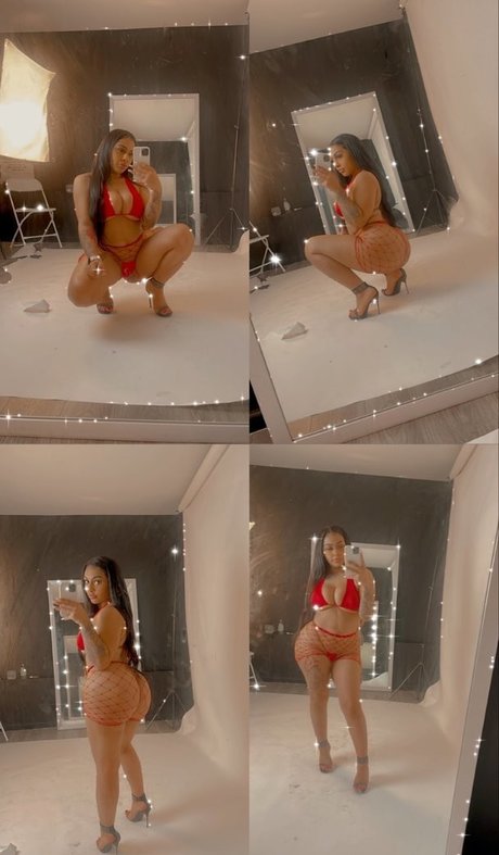 FineAssYonna actrice porno img